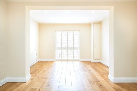 Flat 3, 42 Wellington Gardens, London, SE7 7PH