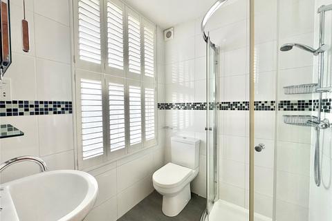Flat 3, 42 Wellington Gardens, London, SE7 7PH