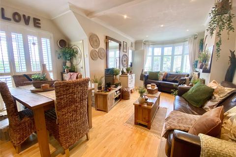 14 Ashcroft Crescent, Sidcup, DA15 8NT