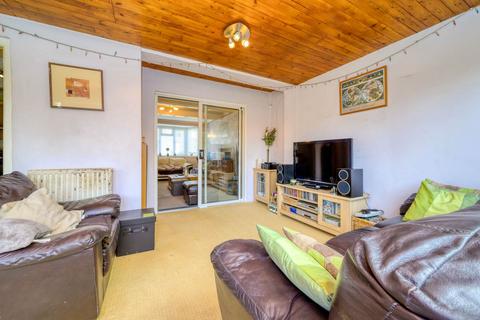 10 Cawsam Gardens, Caversham, Reading, RG4 5JE