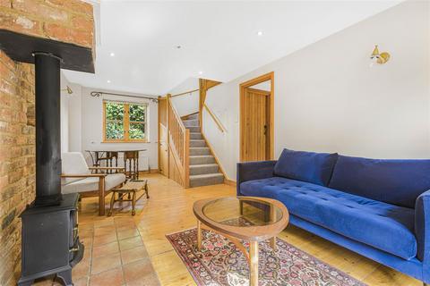 Coopers Cottage Back Street, Gawcott, Buckingham, MK18 4HN