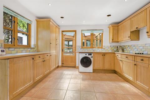 Coopers Cottage Back Street, Gawcott, Buckingham, MK18 4HN