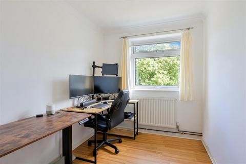 33 Cumberland Close, Epsom, KT19 9JP