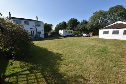 4 bedroom detached house for sale, Staithes Road, Preston, Hull