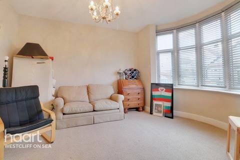 3 bedroom chalet for sale, Holyrood Drive, Westcliff-On-Sea