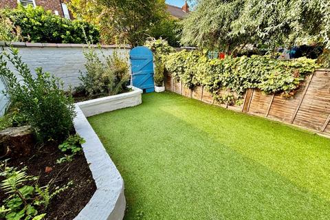 4 bedroom terraced house for sale, Matlock Avenue, West Didsbury