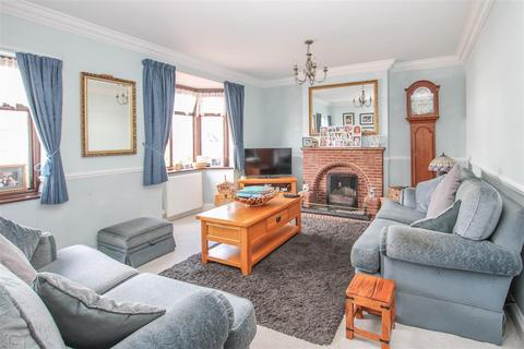 4 bedroom detached house for sale, Cadogan Avenue, West Horndon, Brentwood