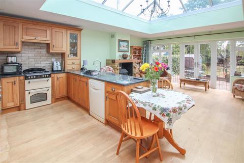 4 bedroom detached house for sale, Cadogan Avenue, West Horndon, Brentwood