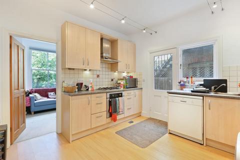 2 bedroom maisonette for sale, Venetian Road, London, SE5