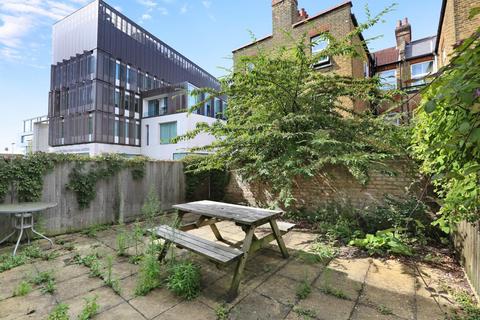 2 bedroom maisonette for sale, Venetian Road, London, SE5