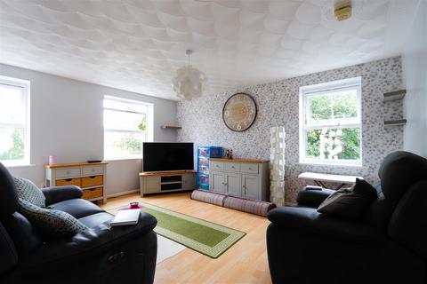 1 bedroom flat for sale, Heol Broadland, Barry