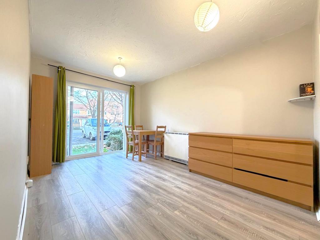 Photo 2025 12 10 16 21 41