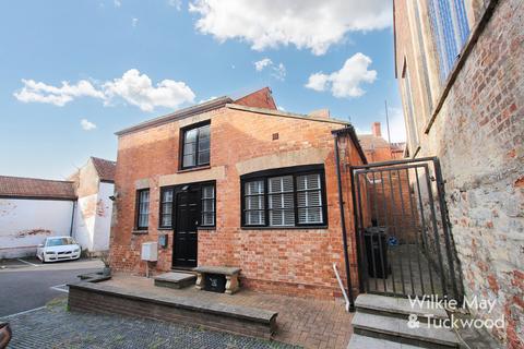 1 bedroom coach house for sale, Blake Street, Bridgwater TA6