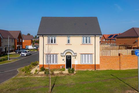 3 bedroom detached house for sale, Oregano Close, Melksham SN12