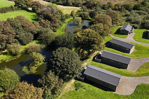 3 bedroom lodge for sale, Otterham Cornwall