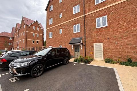 2 bedroom apartment to rent, Aspen Road,  High Wycombe,  HP10