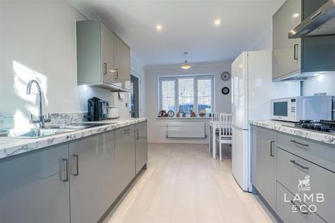 32 Digby Way, Thorpe-le-soken, Clacton-on-sea, CO16 0DQ