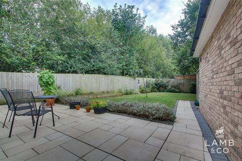 32 Digby Way, Thorpe-le-soken, Clacton-on-sea, CO16 0DQ
