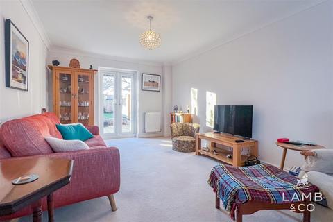 32 Digby Way, Thorpe-le-soken, Clacton-on-sea, CO16 0DQ