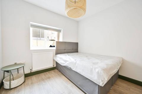 Studio to rent, Clapham High Street, Clapham High Street, London, SW4