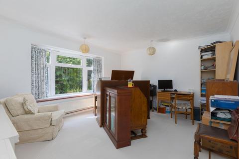The Spinney Chapmans Lane, East Grinstead, RH19 1JA