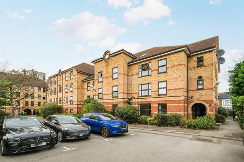 1 bedroom flat to rent, Latchingdon Court, Walthamstow, E17