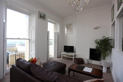 2 bedroom flat to rent, Marine Parade, Brighton