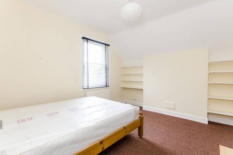 2 bedroom flat to rent, Riggindale Road, Streatham Park, London, SW16