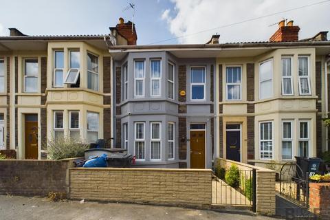 4 bedroom terraced house for sale, Cassell Road, Bristol BS16