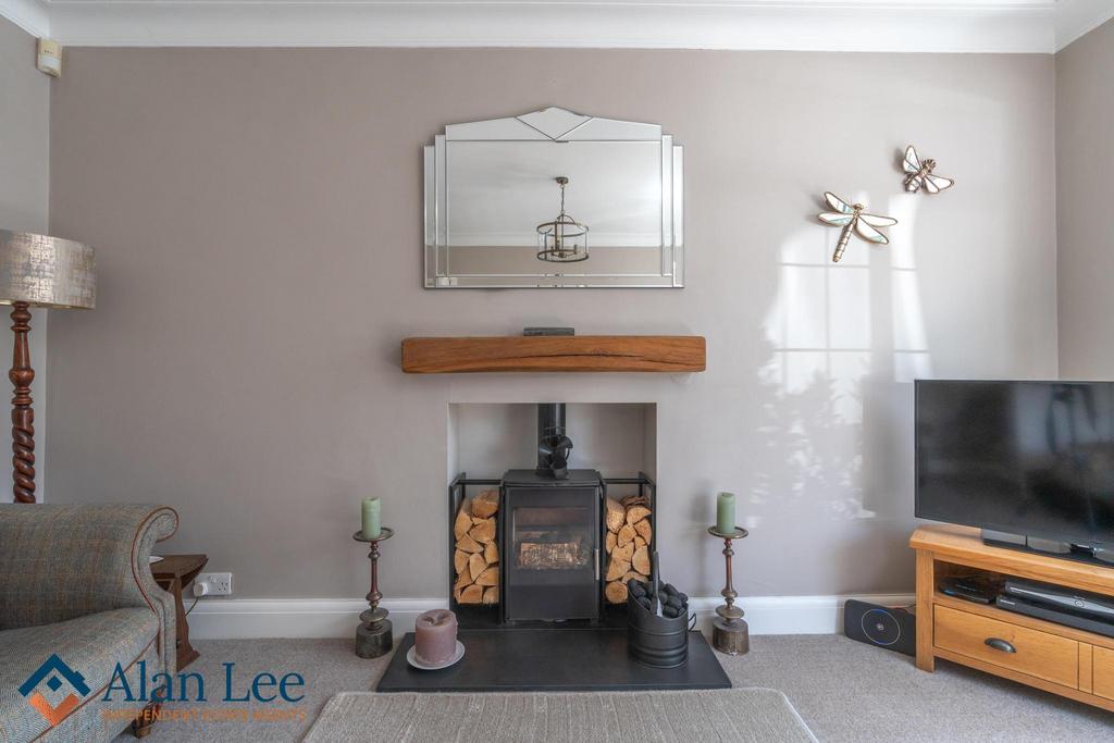 Log burner (Lounge)