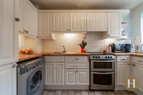 11 Fredas Grove, Harborne, Birmingham, B17 0SY