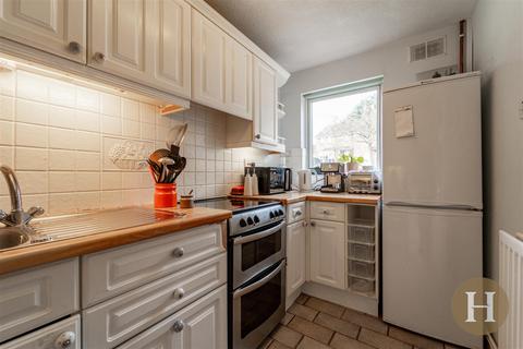 11 Fredas Grove, Harborne, Birmingham, B17 0SY