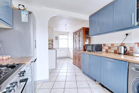 29 Manor Close, Aveley, South Ockendon, RM15 4EL