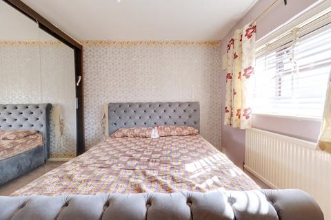29 Manor Close, Aveley, South Ockendon, RM15 4EL