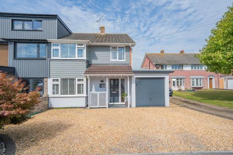 3 bedroom semi-detached house for sale, Meadowland, Christchurch BH23