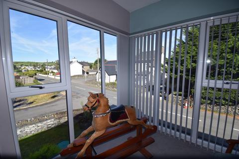 1 Cae Eithin, Morfa Bychan, Porthmadog, LL49 9YJ