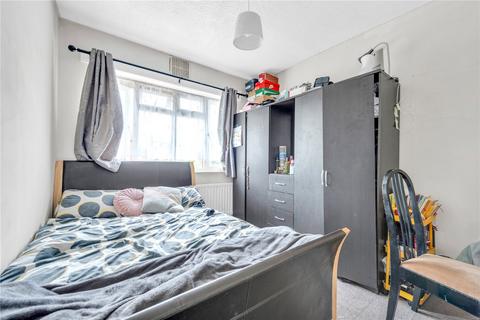 2 Stuart Mantle Way, Erith, DA8 3LQ