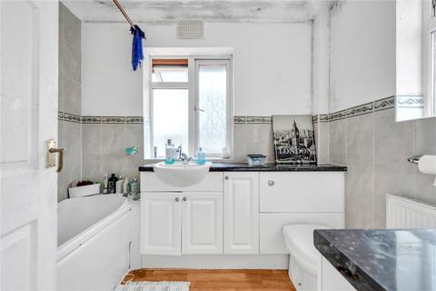2 Stuart Mantle Way, Erith, DA8 3LQ