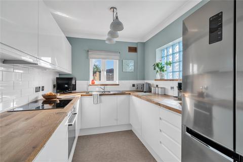 11 Eastry Road, Erith, DA8 1NW