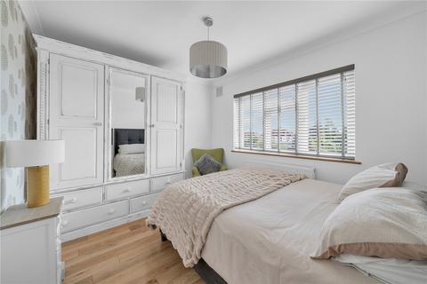 11 Eastry Road, Erith, DA8 1NW