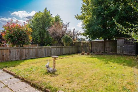 15 Meadow Gardens, Crediton, EX17 1EJ