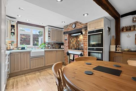 16 Bocking End, Braintree, CM7 9AA