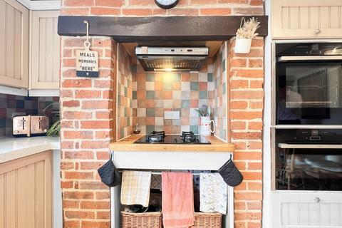 16 Bocking End, Braintree, CM7 9AA