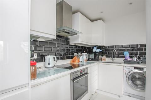 2 bedroom apartment for sale, 151A High Street, Brentwood