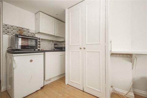 Studio to rent, Brecon Close, Mitcham, CR4