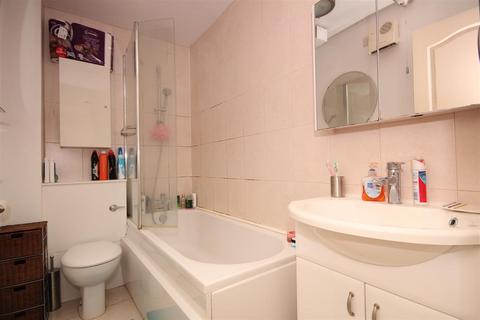 1 bedroom flat to rent, Croft Street, London SE8