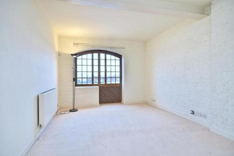 2 bedroom apartment for sale, New Crane Wharf, New Crane Place, London, E1W