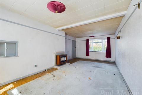 14 Warbank Crescent, New Addington, Croydon, CR0 0AS