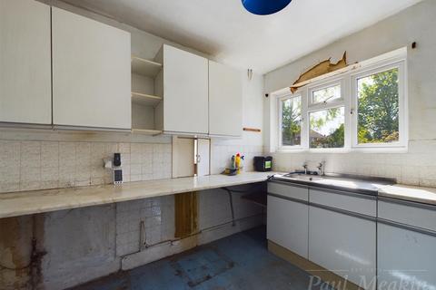 14 Warbank Crescent, New Addington, Croydon, CR0 0AS