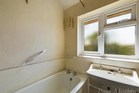 14 Warbank Crescent, New Addington, Croydon, CR0 0AS